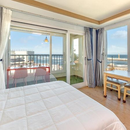 Gangneung Glad Pension Экстерьер фото