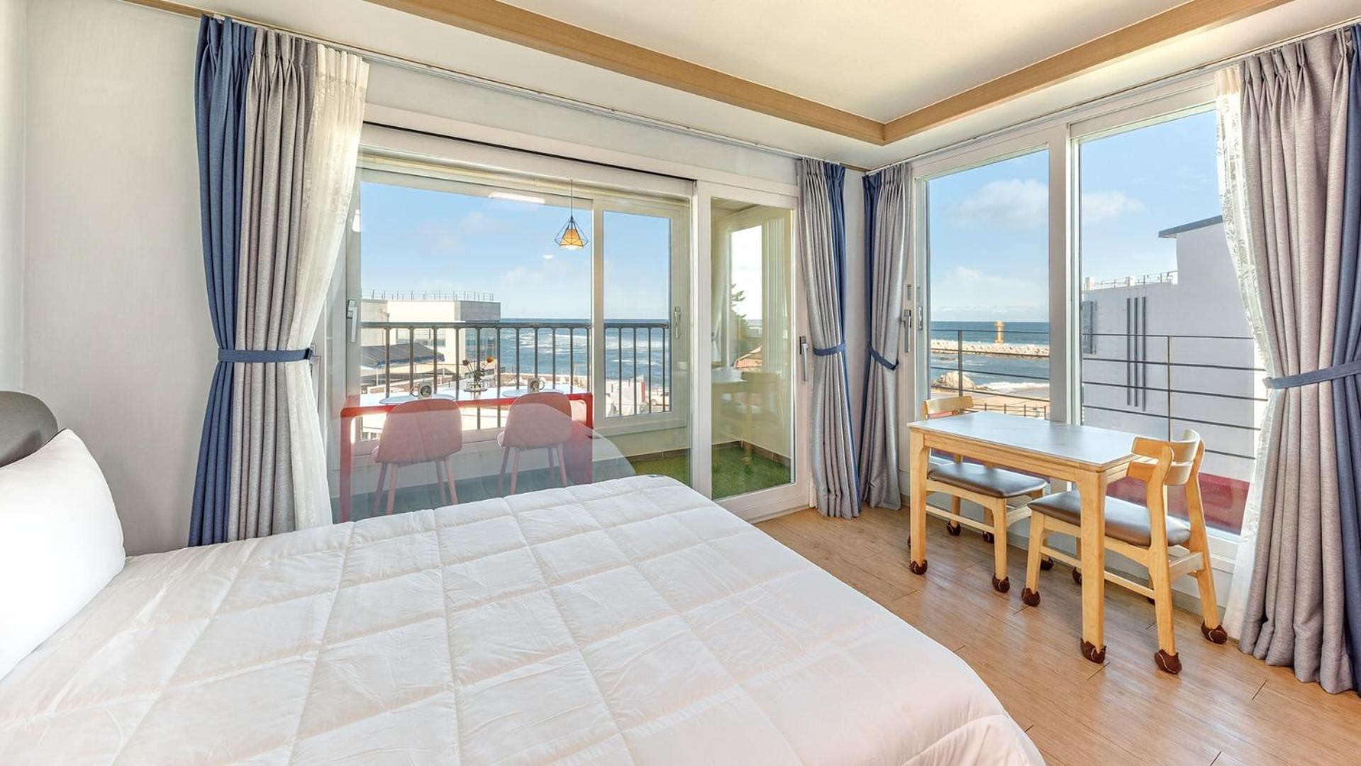 Gangneung Glad Pension Экстерьер фото